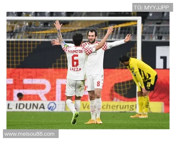 德甲激战巴萨与莱比锡握手言和赛场瞬间引发热议与数据分析