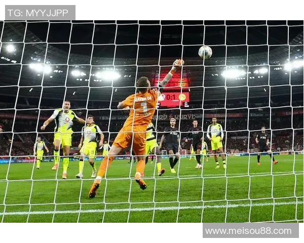 欧冠激战：拜仁逆转尤文图斯神奇扑救点燃全场激情