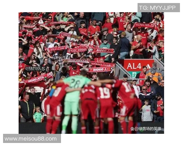 足总杯精彩对决尤文图斯与利物浦战成平局乌龙球引发全场热烈反响