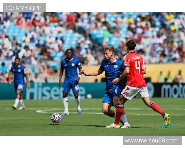 欧联杯精彩对决本菲卡与拜仁激战成平局战术解析引发全场热议