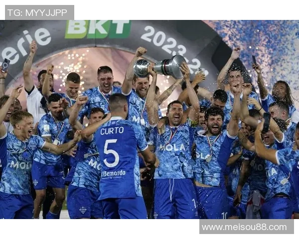 英超激战曼城小胜里昂乌龙球瞬间点燃全场激情与十大精彩进球回顾