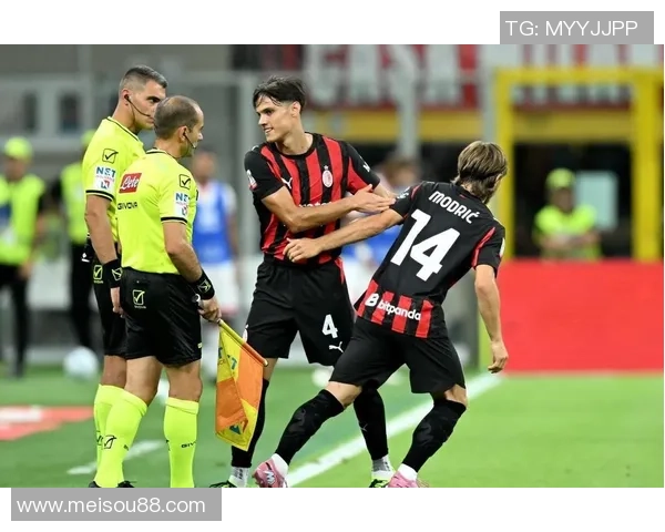 世界杯精彩对决AC米兰绝杀莱比锡引发转会热议与全场狂欢 世界杯精彩对决AC米兰绝杀莱比锡引发转会热议与全场狂欢