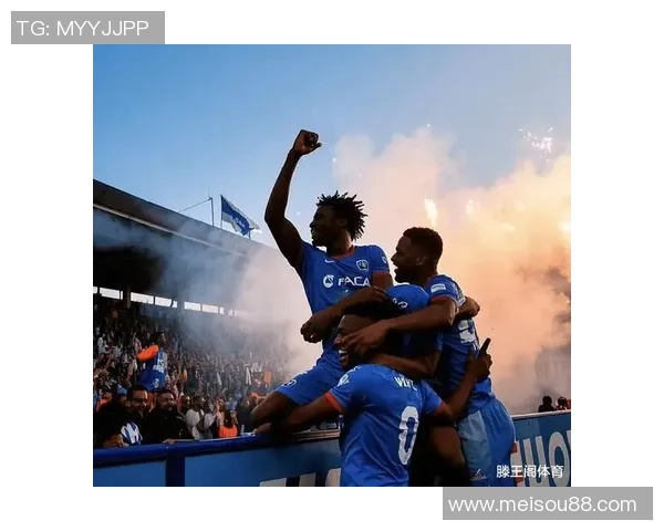 英超激战波尔图逆转那不勒斯点球大战引爆全场激情时刻集锦 英超激战波尔图逆转那不勒斯点球大战引爆全场激情时刻集锦