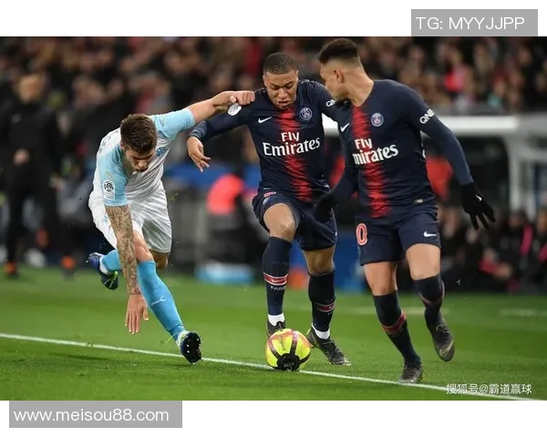 那不勒斯狂胜巴黎圣日耳曼6-2神扑瞬间点燃友谊赛激情 那不勒斯狂胜巴黎圣日耳曼6-2神扑瞬间点燃友谊赛激情